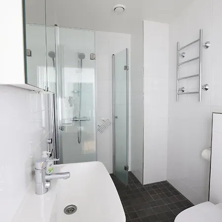 2ndhomes Cozy 44m2 1br With Location In Kamppi!