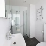 2ndhomes Cozy 44m2 1br With Location In Kamppi!